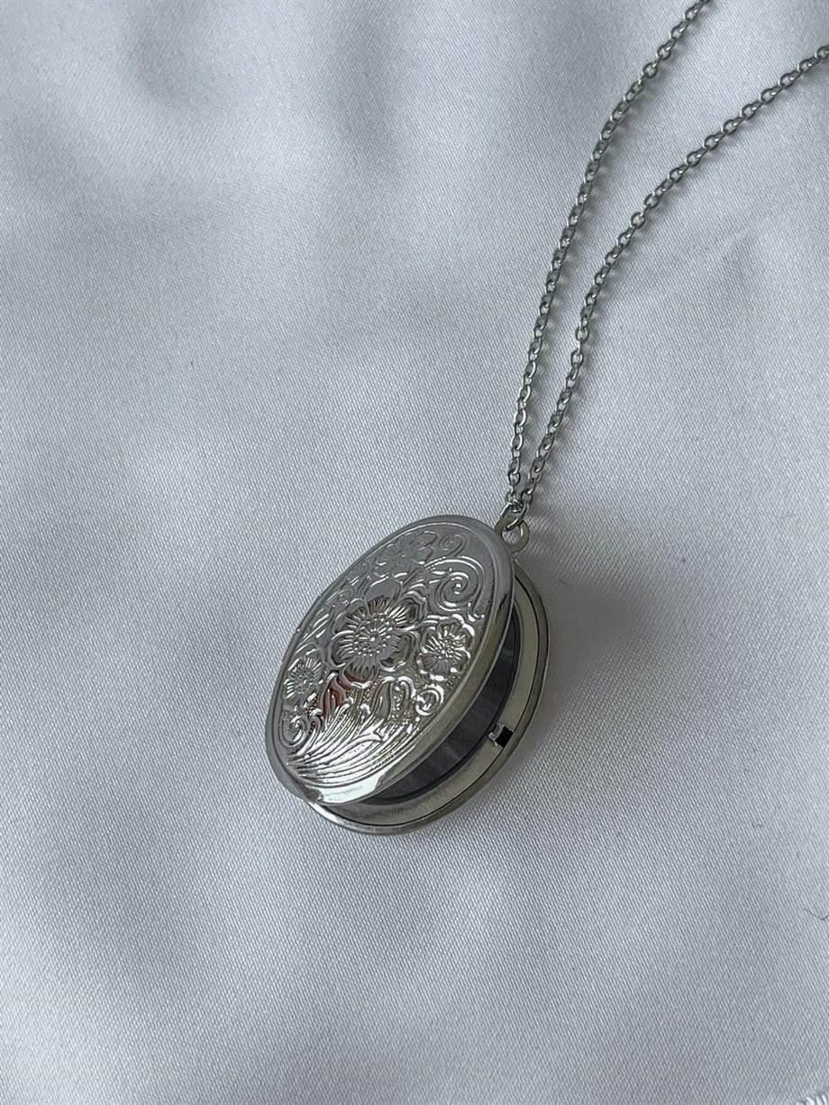 Çelik Gümüş Renk Oval Desenli İçi Açılabilen Kolye (45 Cm)