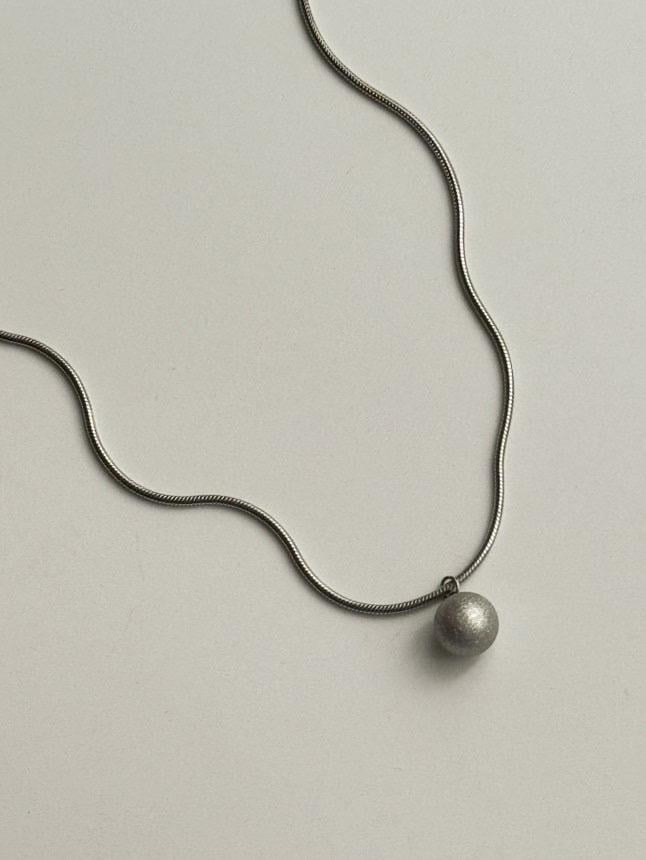 Çelik Gümüş Renk Topçuklu Kolye (46 Cm)