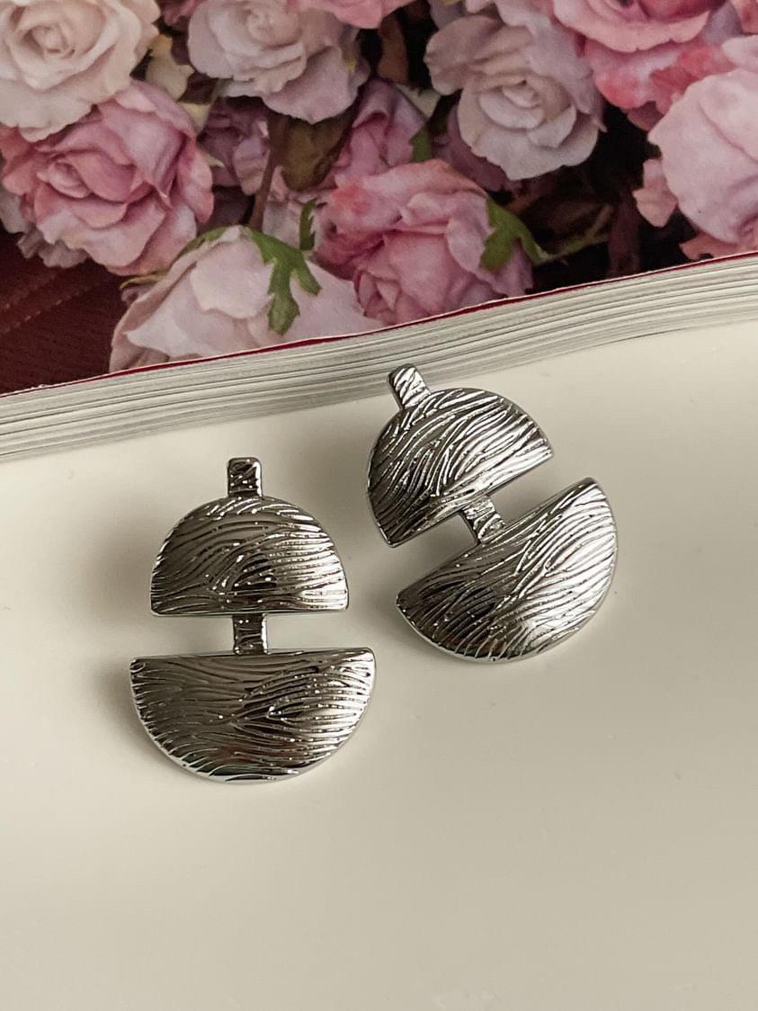 Çelik Gümüş Renk Vintage Plaka Küpe (3 Cm)