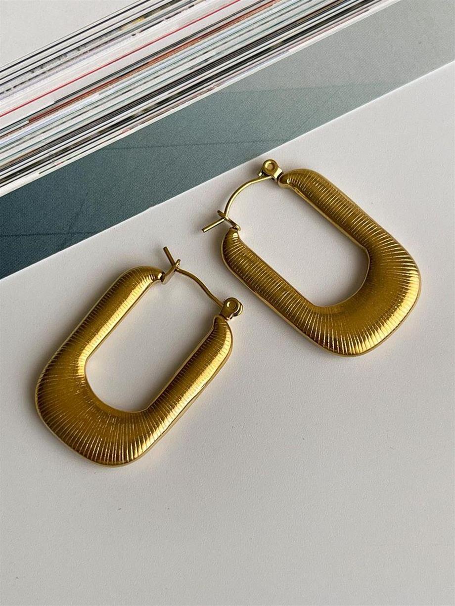 Çelik Kare Midye Küpe (3 Cm)