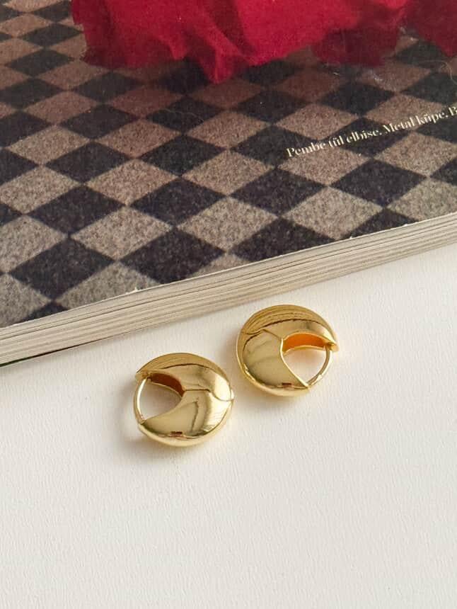 Gold Mini Badem Küpe (1 Cm)