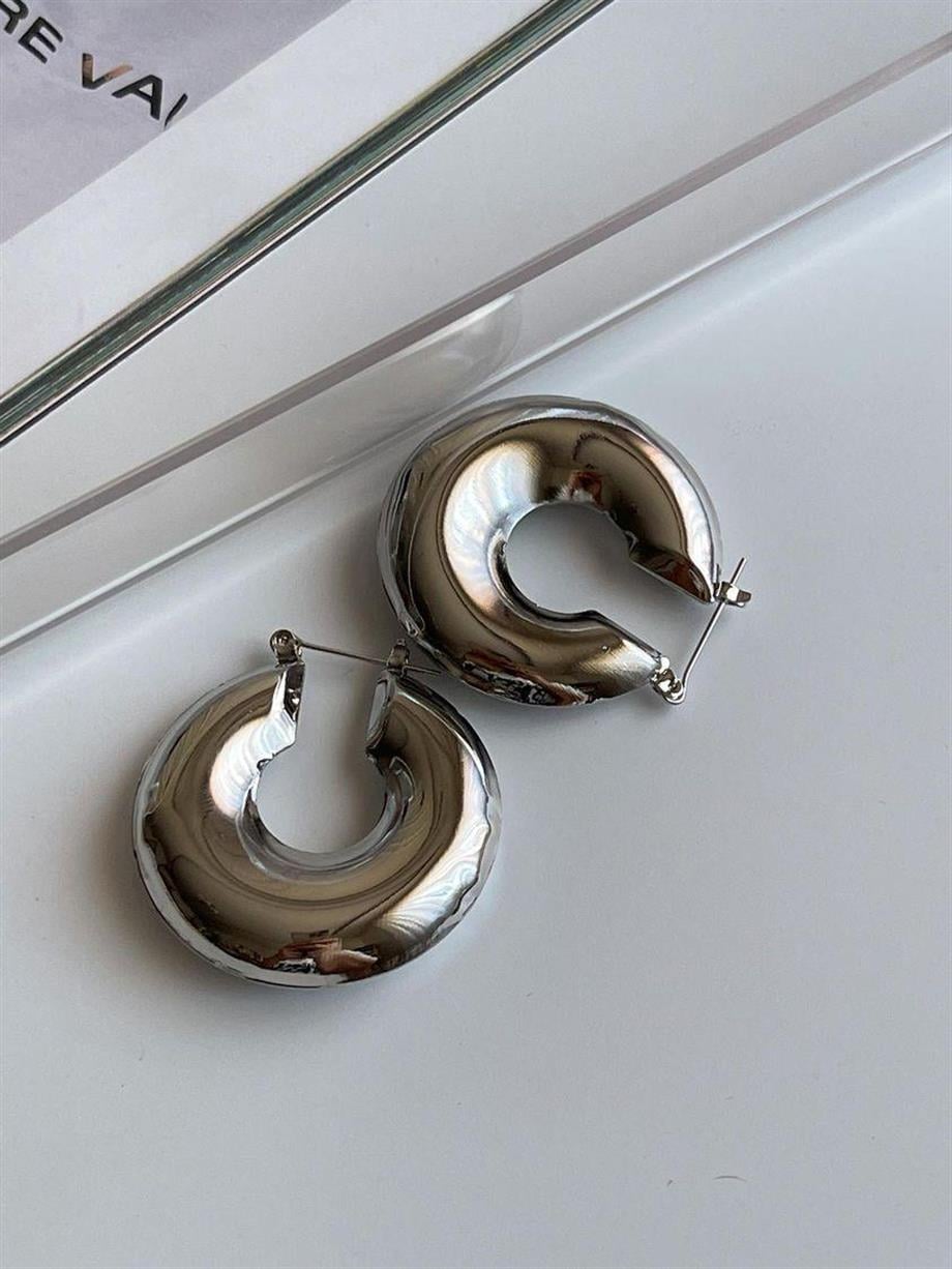 Gümüş Renk Kalın Hafif Tombul Küpe (4 Cm)