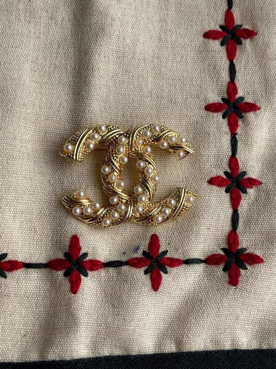 İncili Marka Model Broş (3.80 Cm)