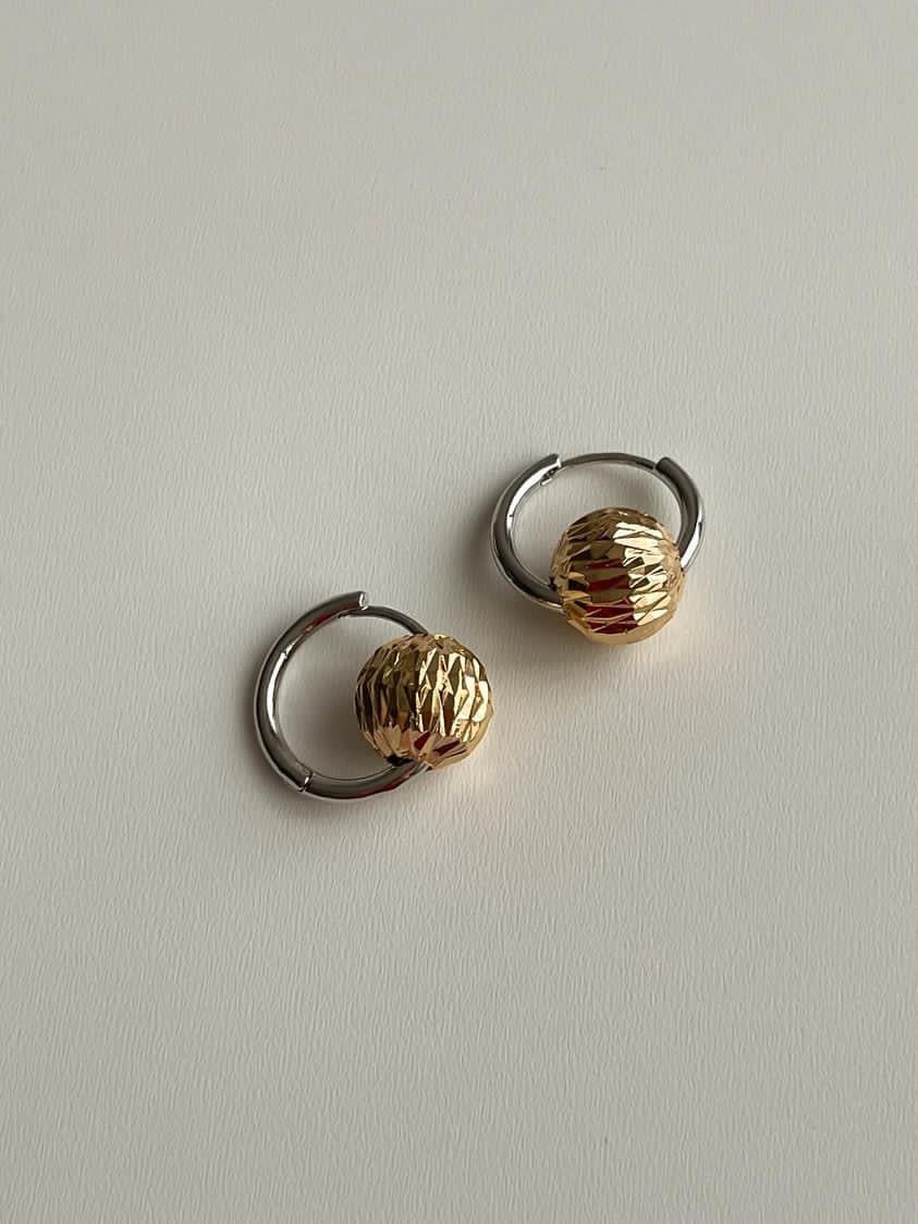 Özel Kaplama Gold Gümüş Renk Kombinli Topçuklu Küpe (2 Cm)