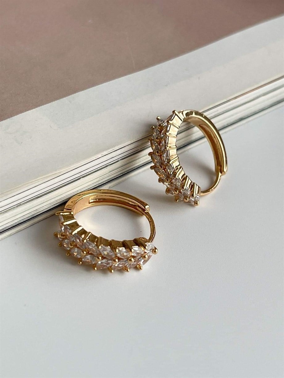 Özel Kaplama Gold Renk Baget Taşlı Halka Küpe (1.80 Cm)