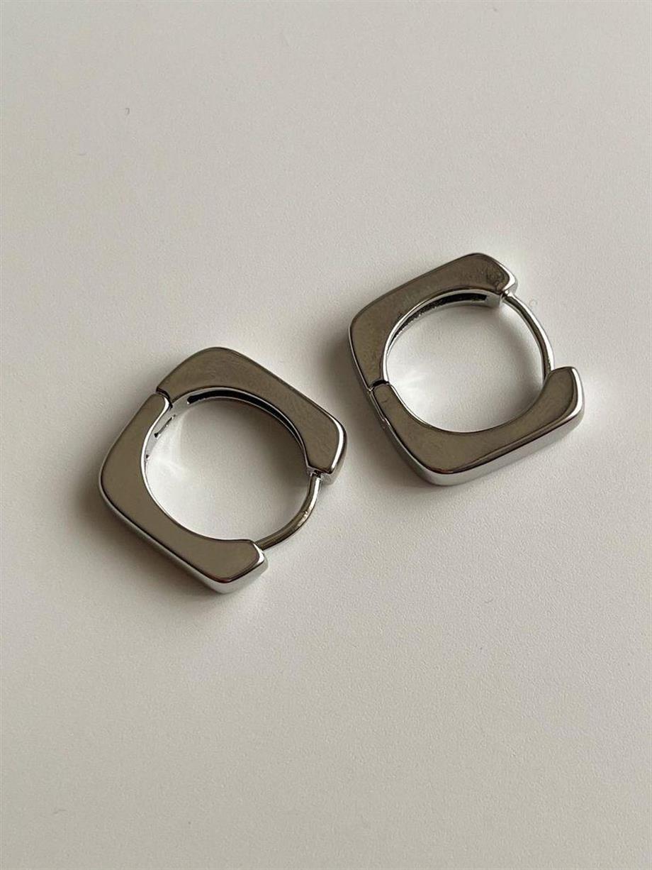 Özel Kaplama Gümüş Renk Basic Küpe (1.80 Cm)