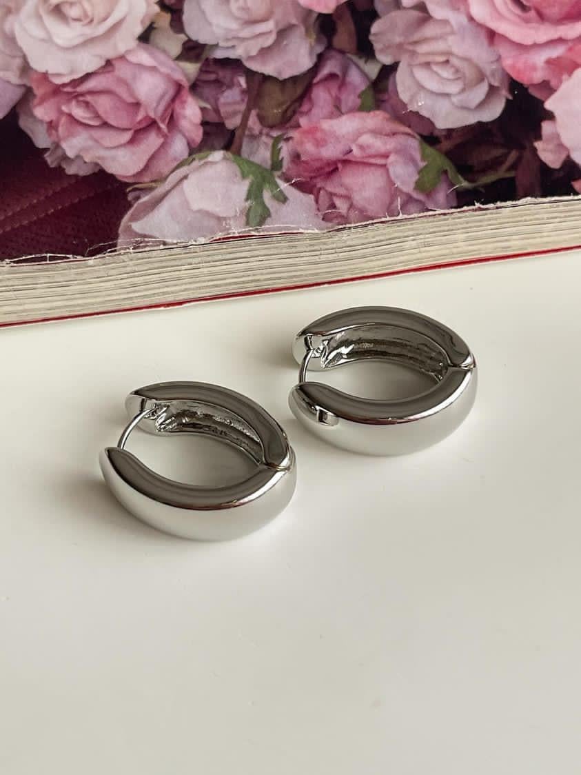Özel Kaplama Gümüş Renk Etli Oval Küpe (2 Cm)