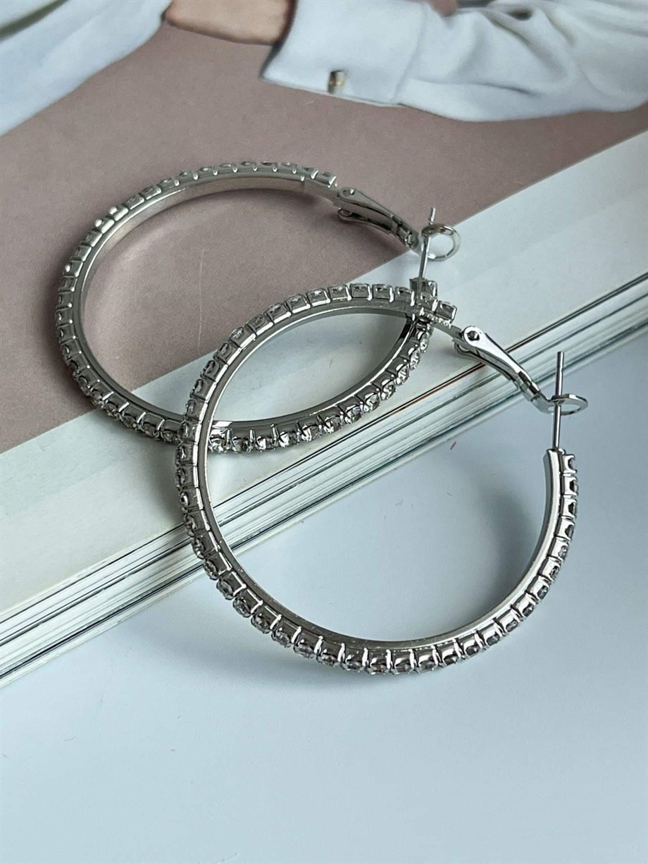 Özel Kaplama Gümüş Renk Tam Tur Zirkon Taşlı Halka Küpe (4.30 Cm)