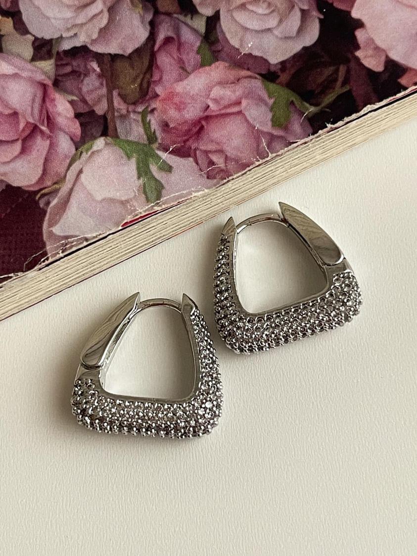 Özel Kaplama Gümüş Renk Zirkon Taşlı Sepet Küpe (2 Cm)