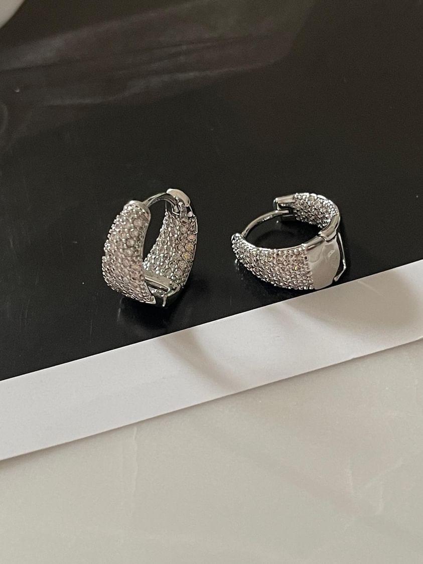 Özel Kaplama Gümüş Renk Zirkon Taşlı Vip Küpe (1 Cm)