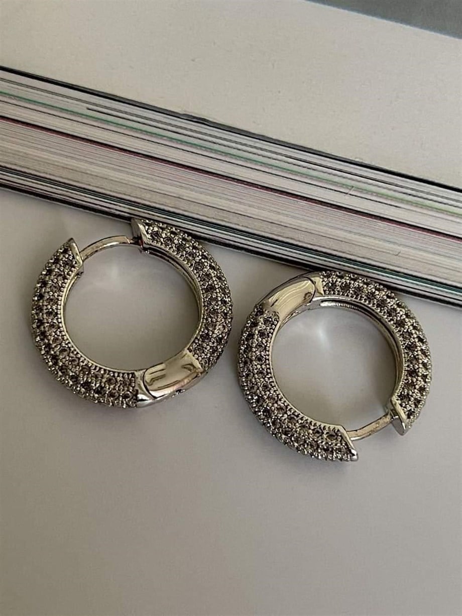 Özel Seri Gümüş Renk Zirkon Taşlı Halka Küpe (2 Cm)