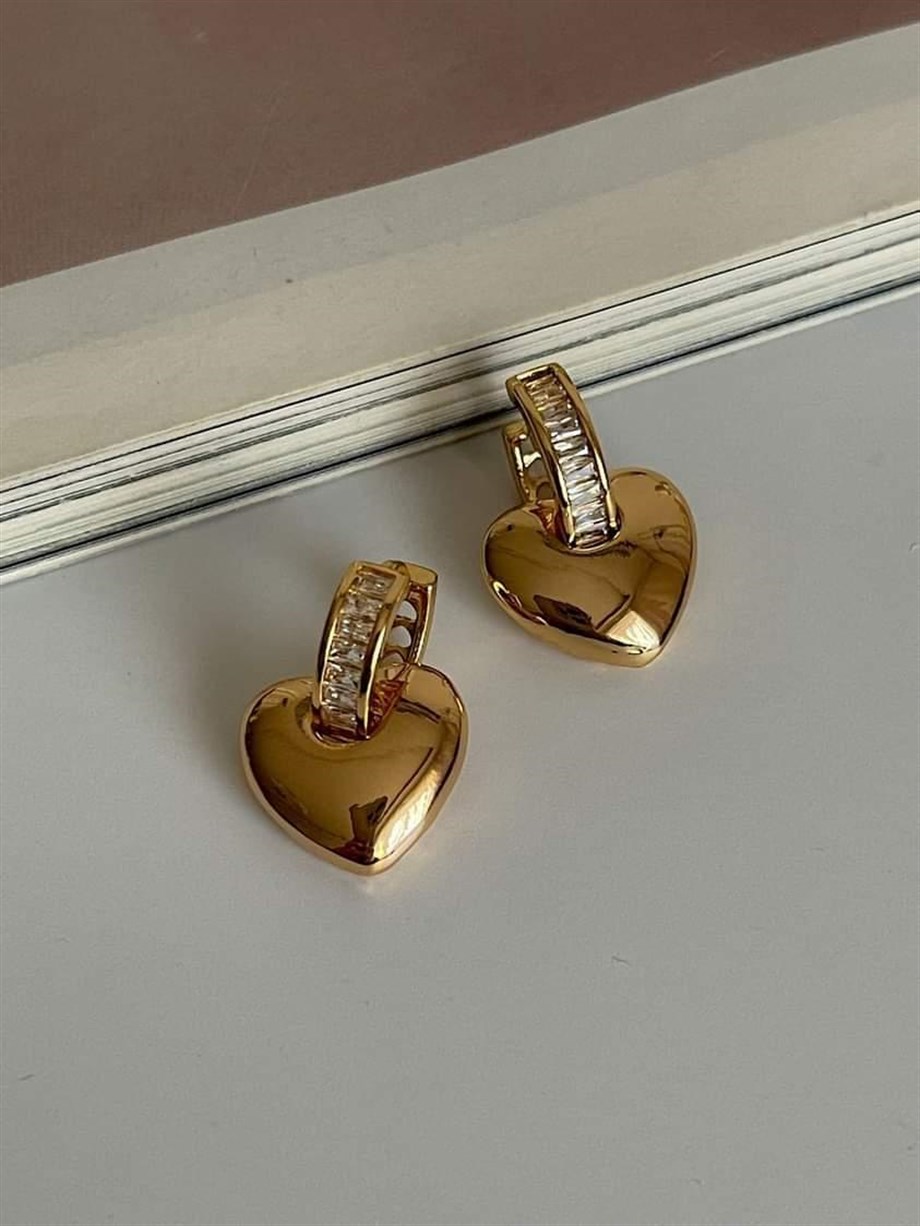 Özel Seri Vip Baget Taşlı Kalp Küpe (2 Cm)