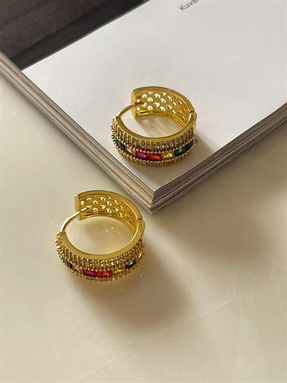 Özel Seri Vip Gold Renkli Zirkon Taşlı Halka Küpe (2 Cm)