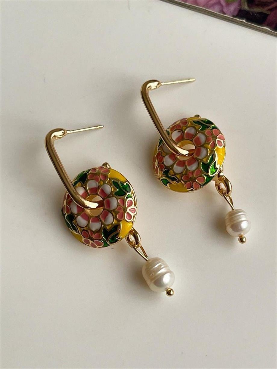 Sarı Mineli İncili Küpe (4.5 Cm)