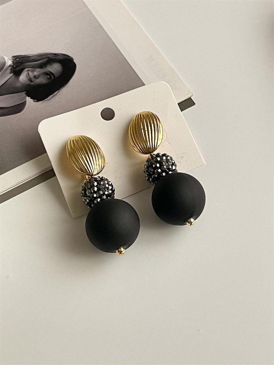 Siyah Gold Detaylı Küpe (5.5 Cm)