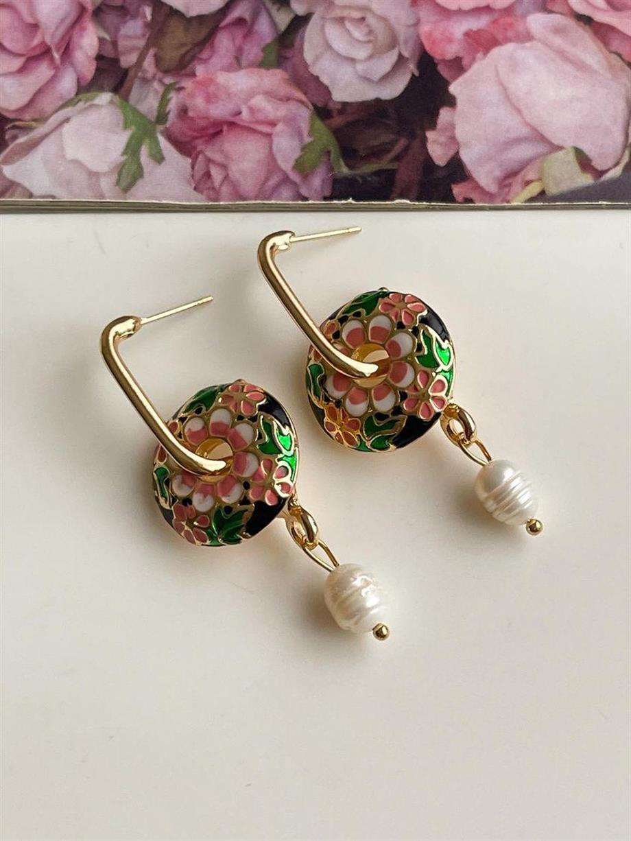 Siyah Mineli İncili Küpe (4.5 Cm)