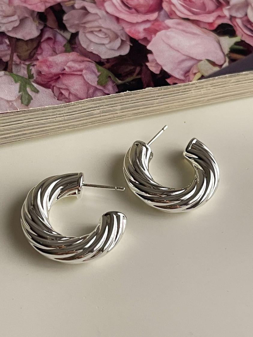 Xuping Gümüş Renk Hafif Burgu Küpe (2.5 Cm)