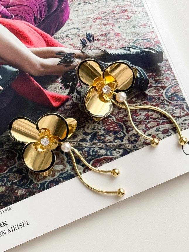 Zr Model İncili Çiçek Küpe (8 Cm)