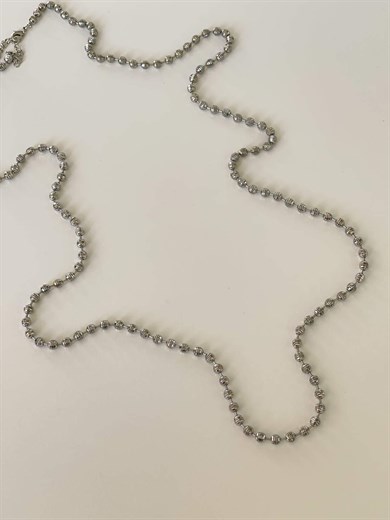 Özel Kaplama Gümüş Renk Topçuklu Uzun Kolye (35 Cm)