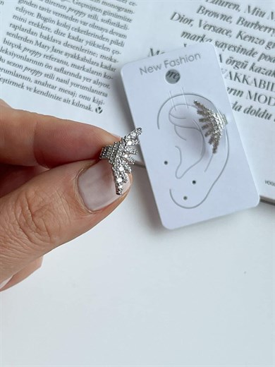 Özel Kaplama Gümüş Renk Zirkon Taşlı Ear Cuff Tekli Küpe (2.20 Cm)