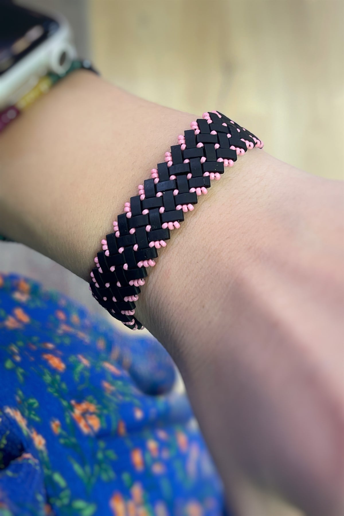 Pembe ve Siyah Mat Halftila Bileklik