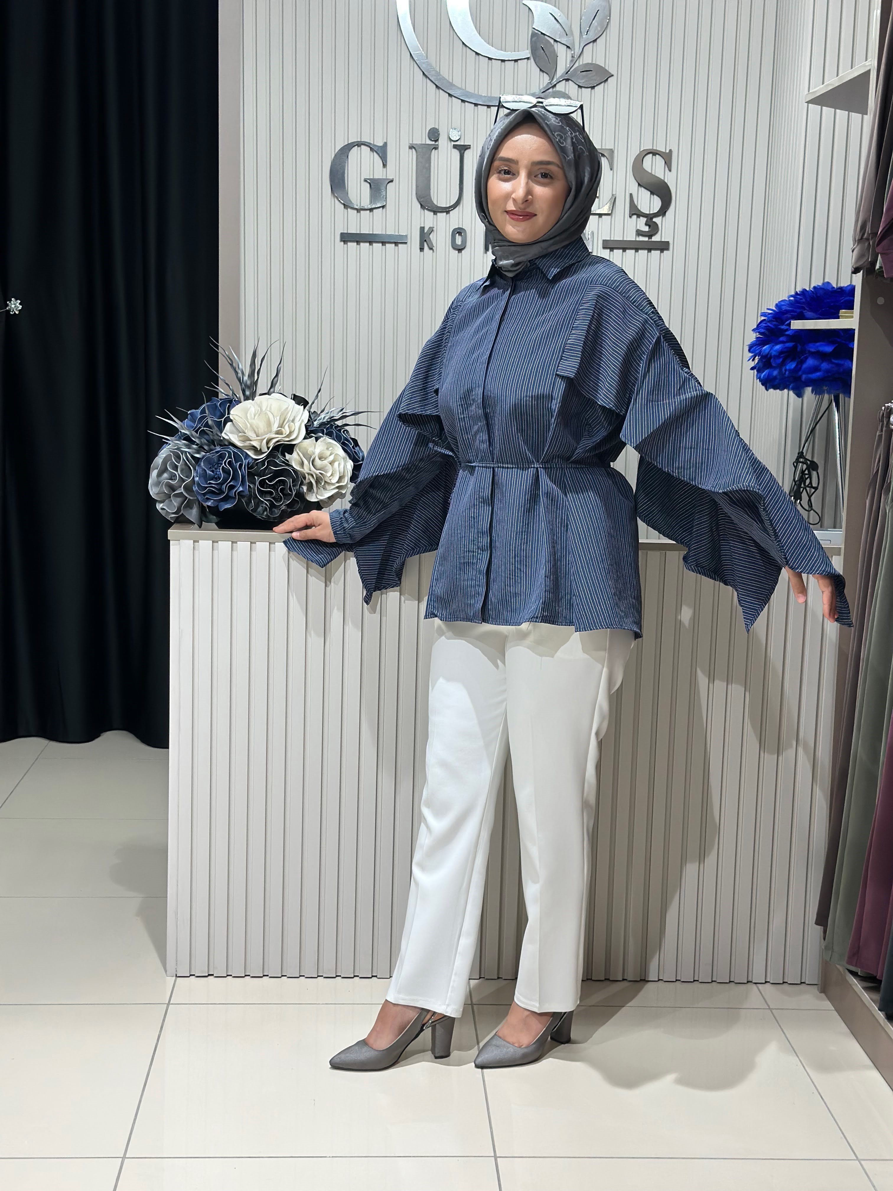 Güneş Kombin Kollar ve Arka Valonlu Beli Bağcıklı Gömlek Lacivert