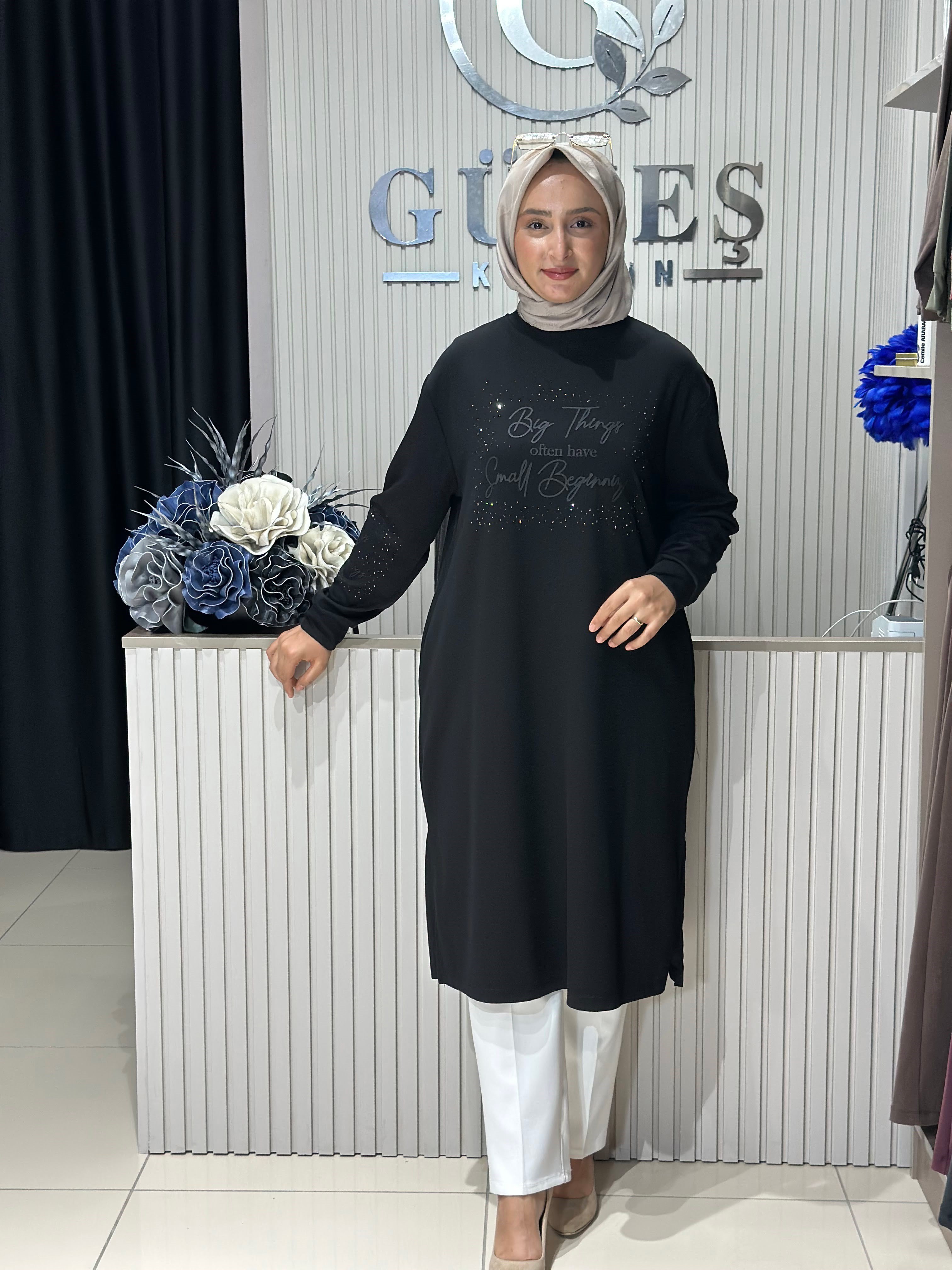 Güneş Kombin Önü ve Kolları Taşlı Uzun Tunik Siyah