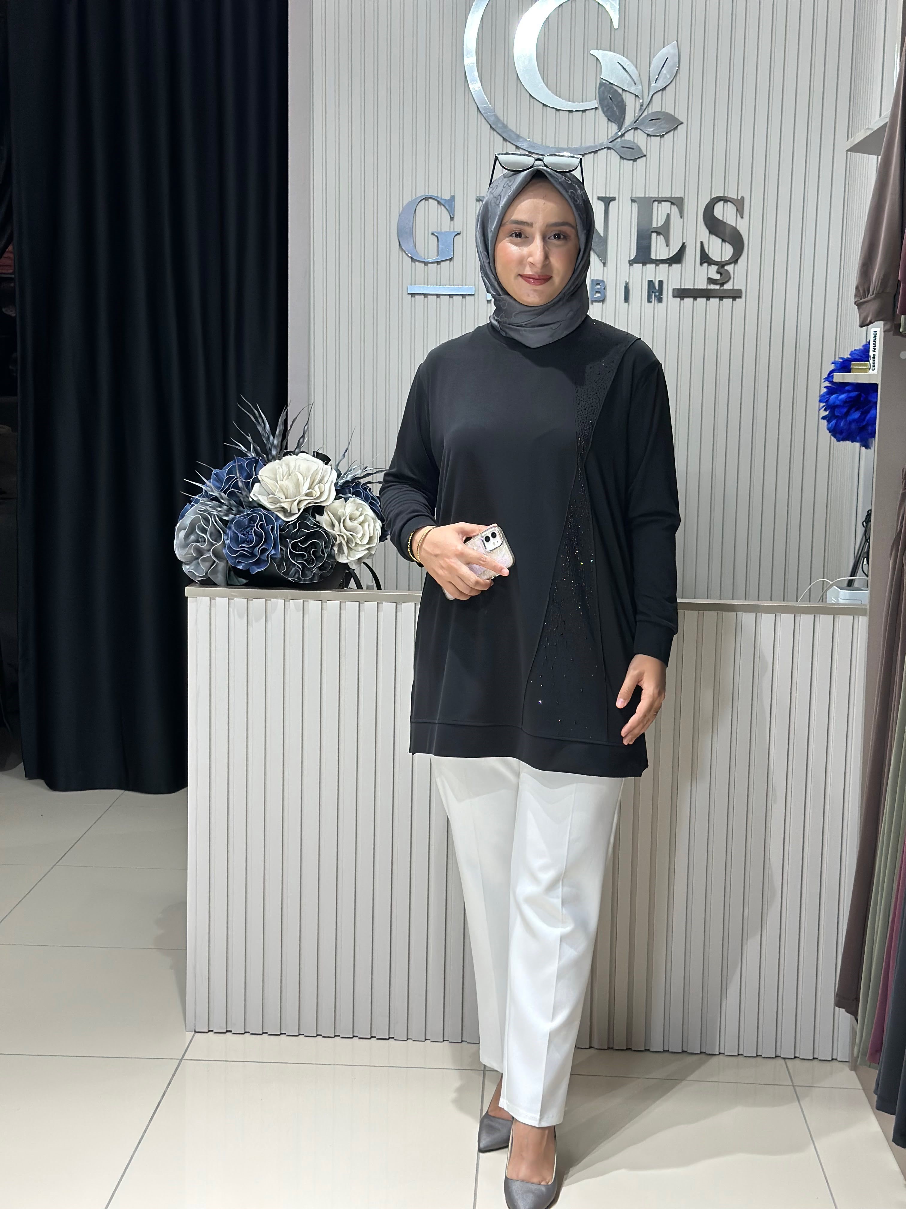 Güneş Kombin Yandan Taş Detaylı Tunik Siyah