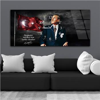 Atatürk ve Türk Bayrağı 