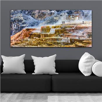 Horizontal bedrucktes Glas mit Kunst und Naturthema und einer Uhr an der Seite 124