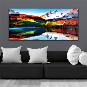 Horizontal bedrucktes Glas mit Kunst und Naturthema und einer Uhr an der Seite 178