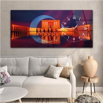 Horizontal bedrucktes Glas mit Nationenthema und einer Uhr an der Seite 002