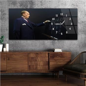 Horizontal bedrucktes Glas mit Nationenthema und einer Uhr an der Seite 007