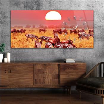 Horizontal bedrucktes Glas mit Kunst und Naturthema und einer Uhr an der Seite 109