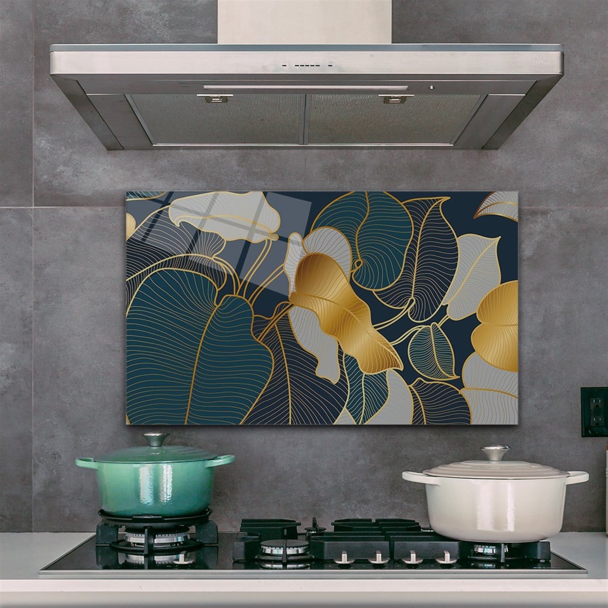 die Größe des bedruckten Glases hinter dem Herd ist 40x70 cm (40x70 cm - 15,7 x 27.6 inc)