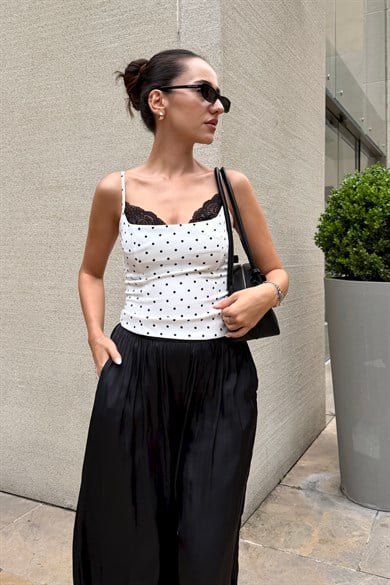 Beyaz Dantelli Puantiye Bluz - Kadın Bluz Modelleri - Nazliye Moda | Kadın Giyim Modası