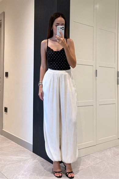 Beyaz Saten Jogger Pantolon - Kadın Pantolon Modelleri - Nazliye Moda | Kadın Giyim Modası