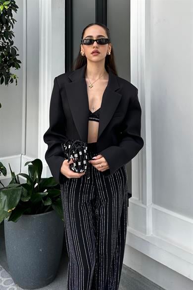 Siyah Vatkalı Premium Blazer Ceket - Kadın Blazer Ceket Modelleri - Nazliye Moda - Kadın Giyim Modası