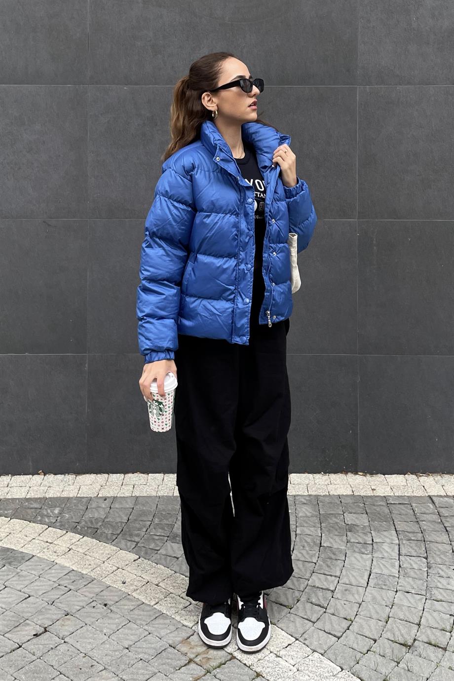 Mavi Şişme Mont - Kadın Mont Modelleri - Nazliye Moda | Kadın Giyim Modası