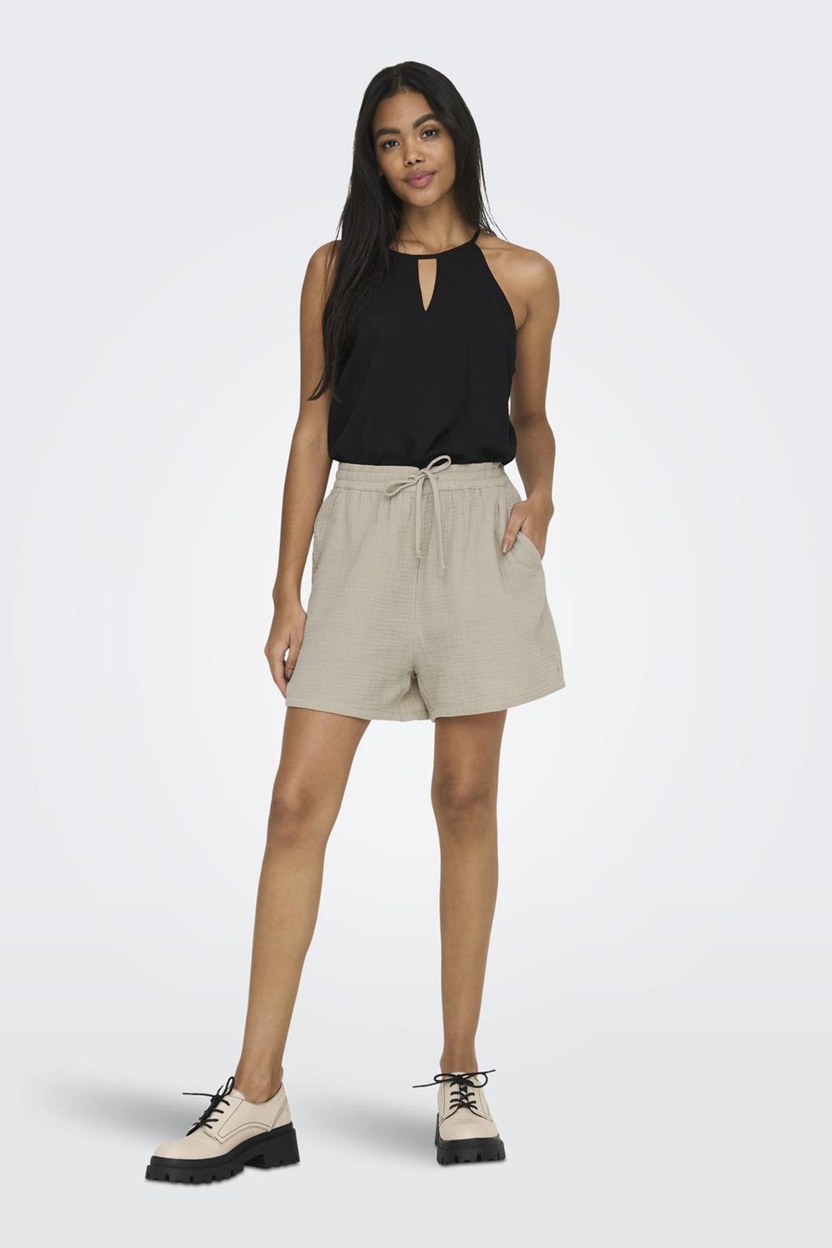 ONLY ONLTHYRA SHORTS NOOS WVN KREM