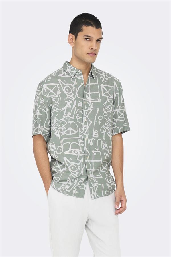 ONSBUD LIFE SS SLIM AOP VISC/LIN SHIRT 