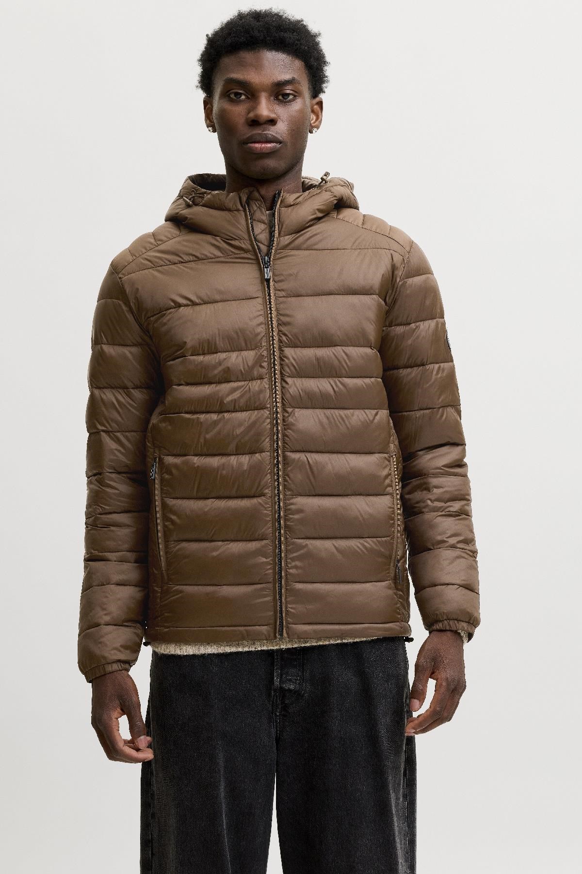 Jack & Jones JJEKINGSLEY Erkek Kapüşonlu Hafif Şişme Mont Puffer Günlük Rahat 
