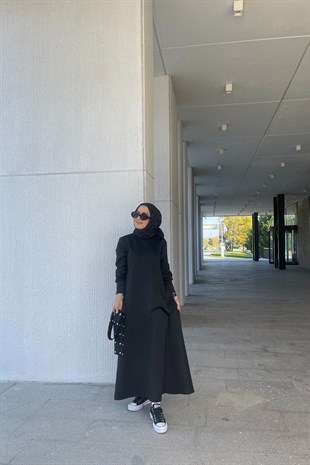 Siyah Zımba Detay Elbise