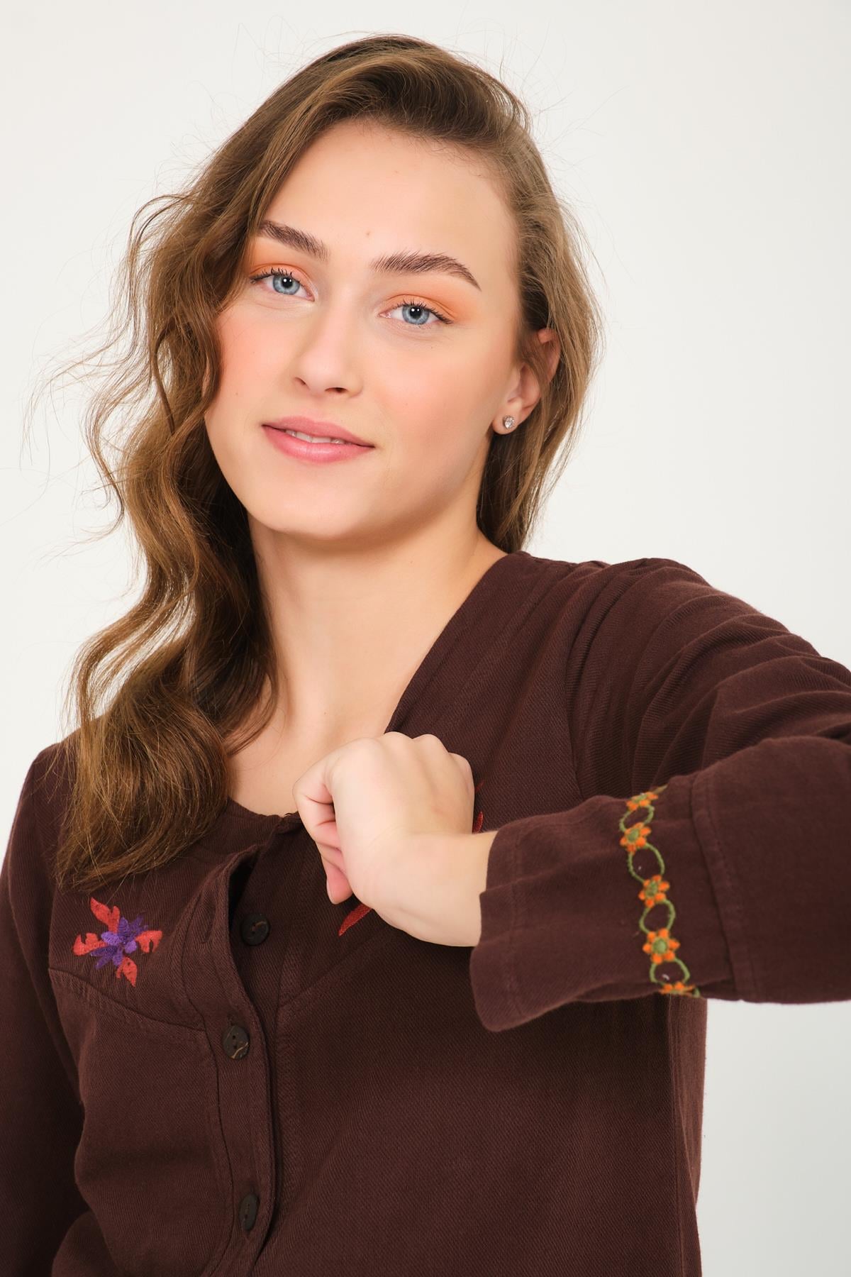 Hina Gömlek
