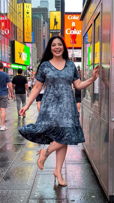 Melsay Butik Göğüsten Robalı V Yaka Kısa Kollu Antrasit Batik Yıkama Cepli Elbise
