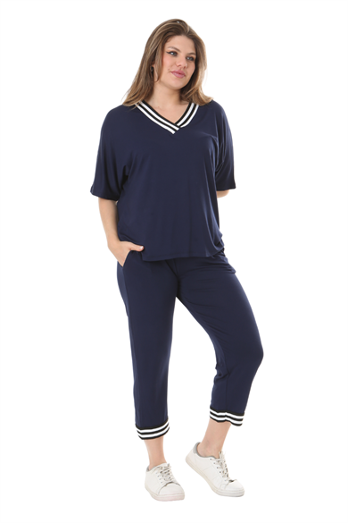 Melsay Butik Lacivert V Yaka Şerit Detaylı Kısa Kollu Beli Lastikli Kapri Takım