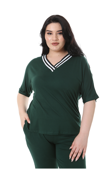 Melsay Butik Zümrüt Yeşil V Yaka Şerit Detaylı Kısa Kollu Beli Lastikli Kapri Takım