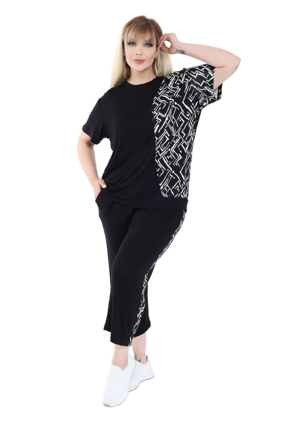 Melsay Butik Siyah Kısa Kol Yarım Zigzag Garnili Viskon Kapri Takım