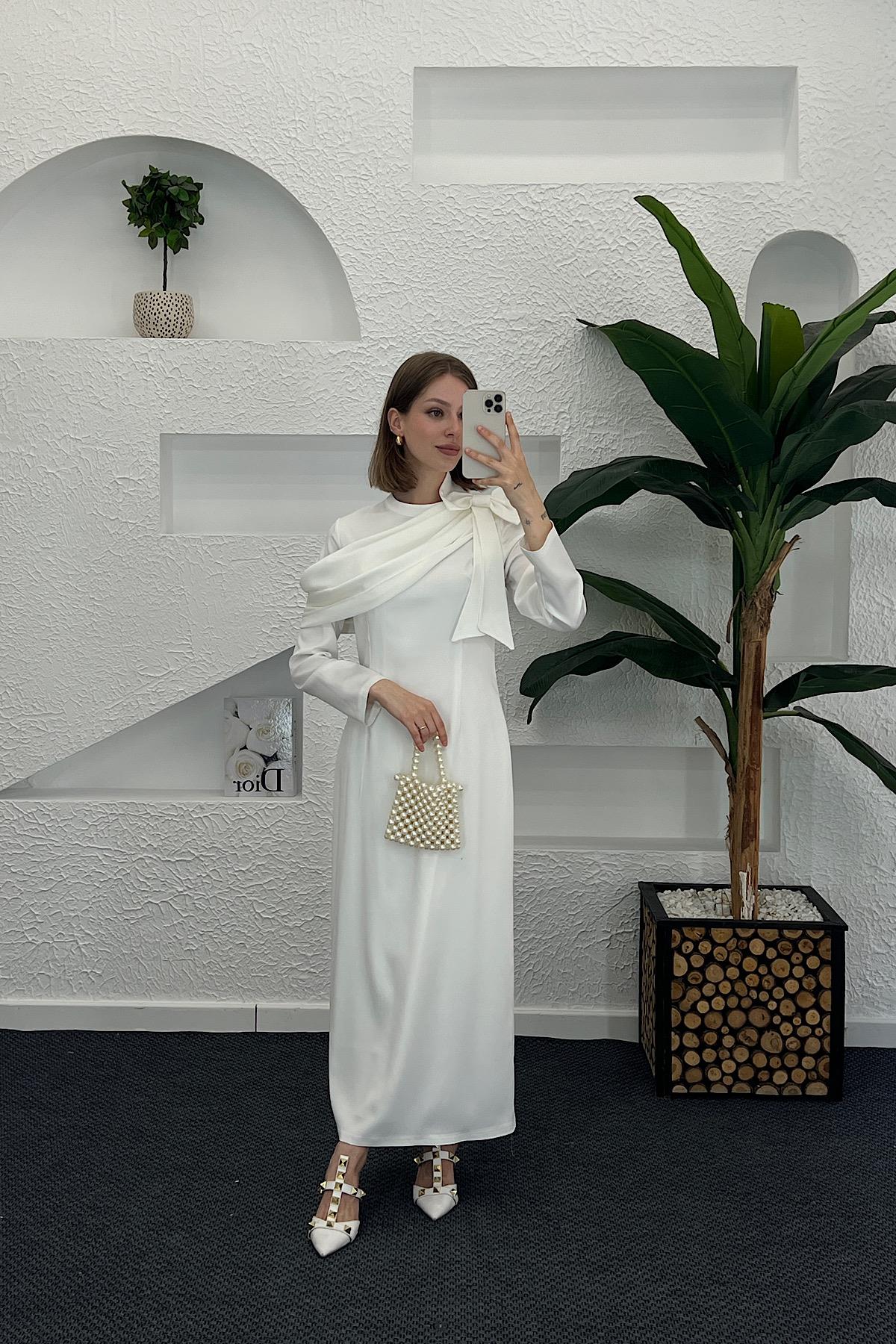 Degaje Detay Saten Abiye Beyaz