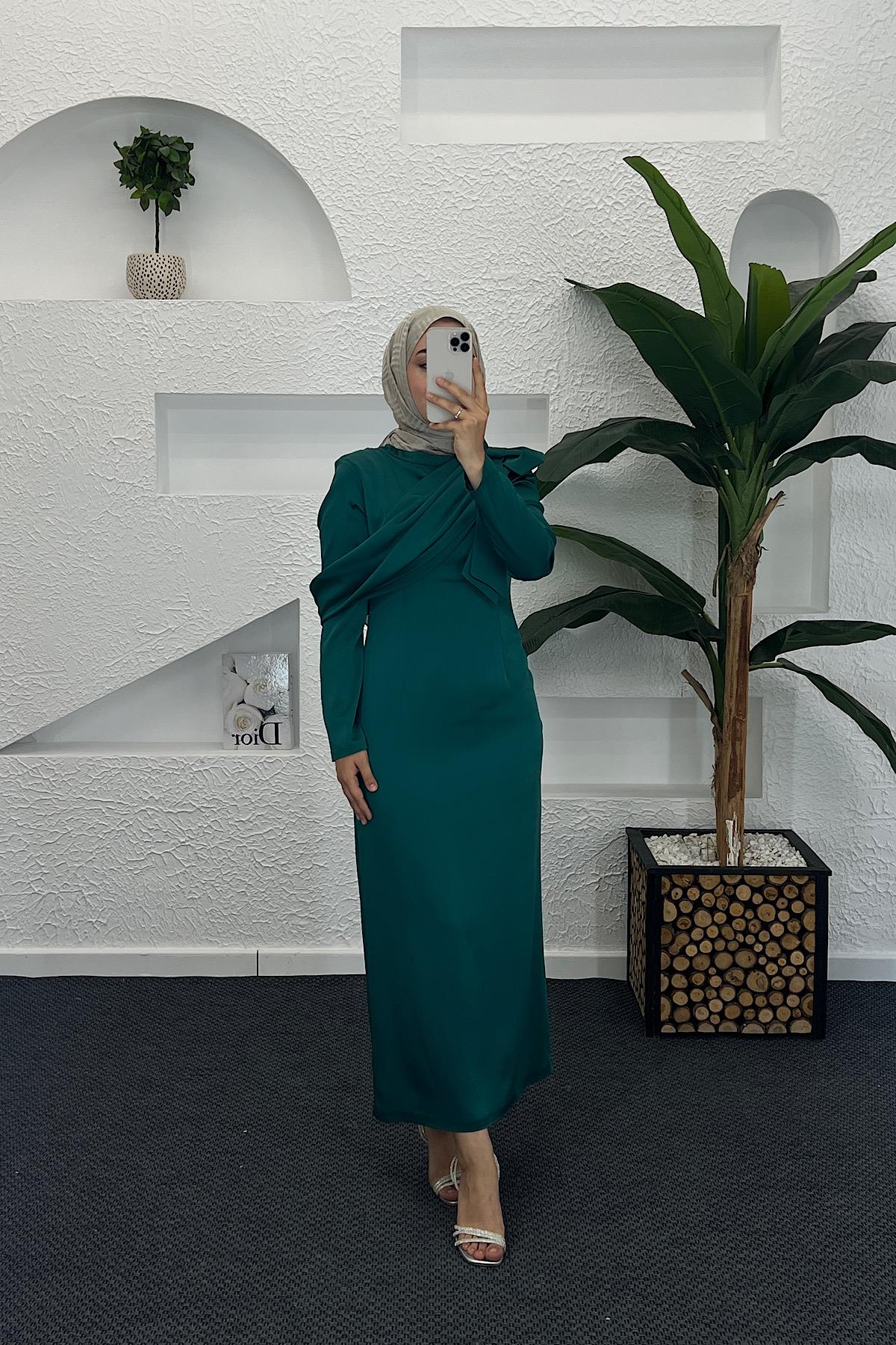 Degaje Detay Saten Abiye Zümrüt